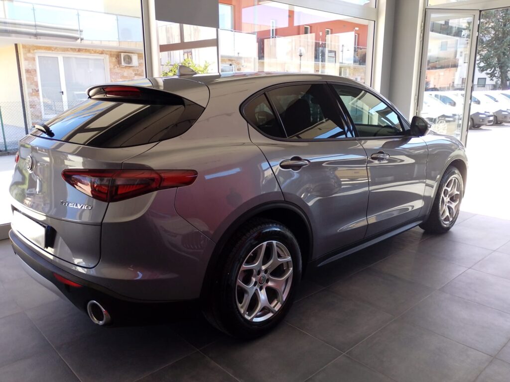 Alfa Romeo Stelvio Stelvio 2.2 t diesel business Q4 190cv automatica