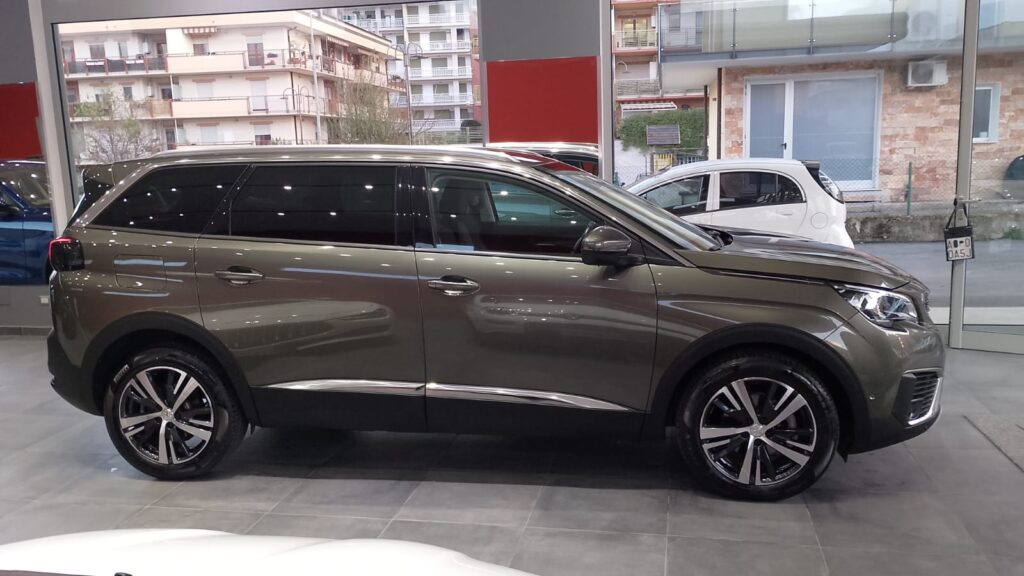 PEUGEOT 5008 5P  SUV PURETECH TURBO 130 ALLURE EAT8 S/S AUTOMATICA