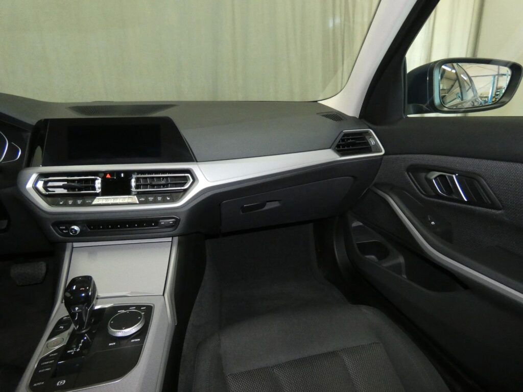 BMW SERIE  3  318d Business Advantage Auto Touring