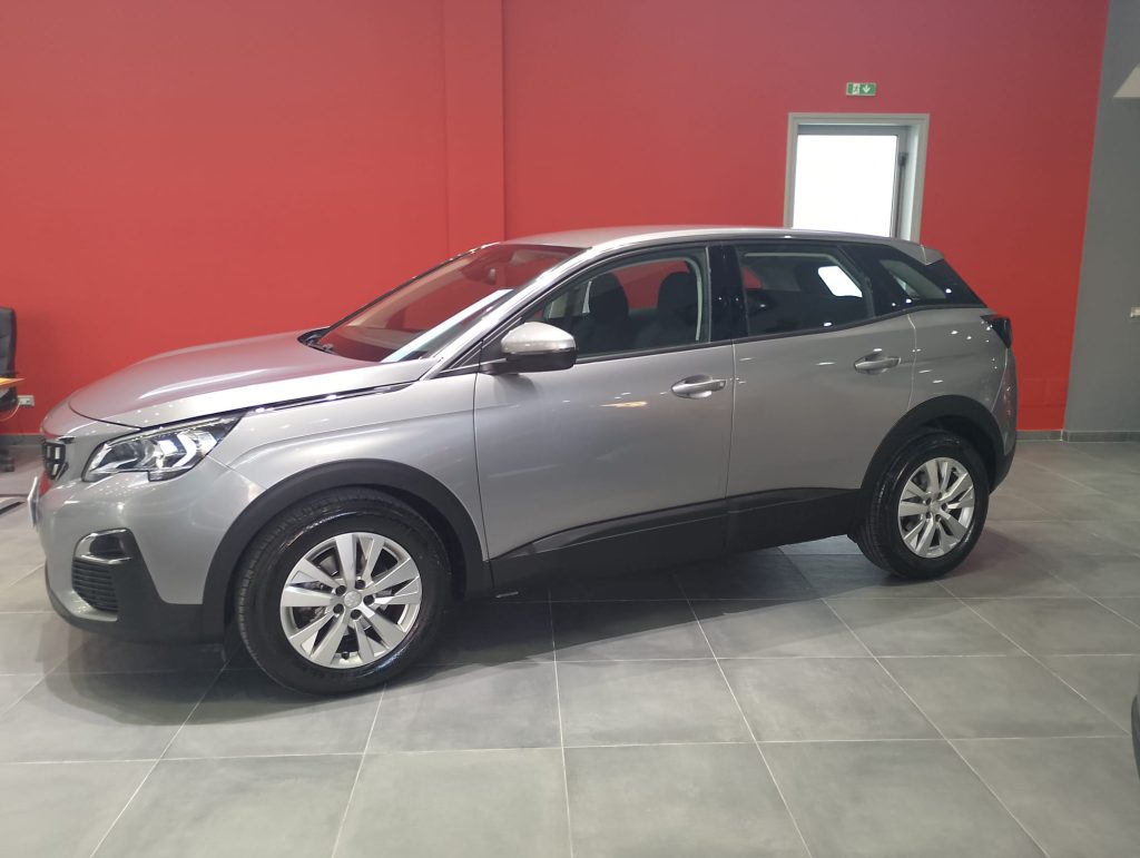 PEUGEOT 3008 5P  SUV BLUEHDI 130 SeS BUSINESS