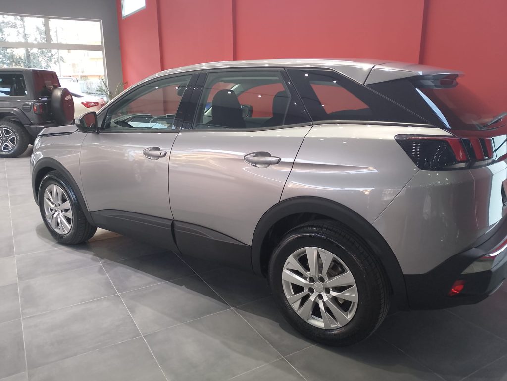 PEUGEOT 3008 5P  SUV BLUEHDI 130 SeS BUSINESS