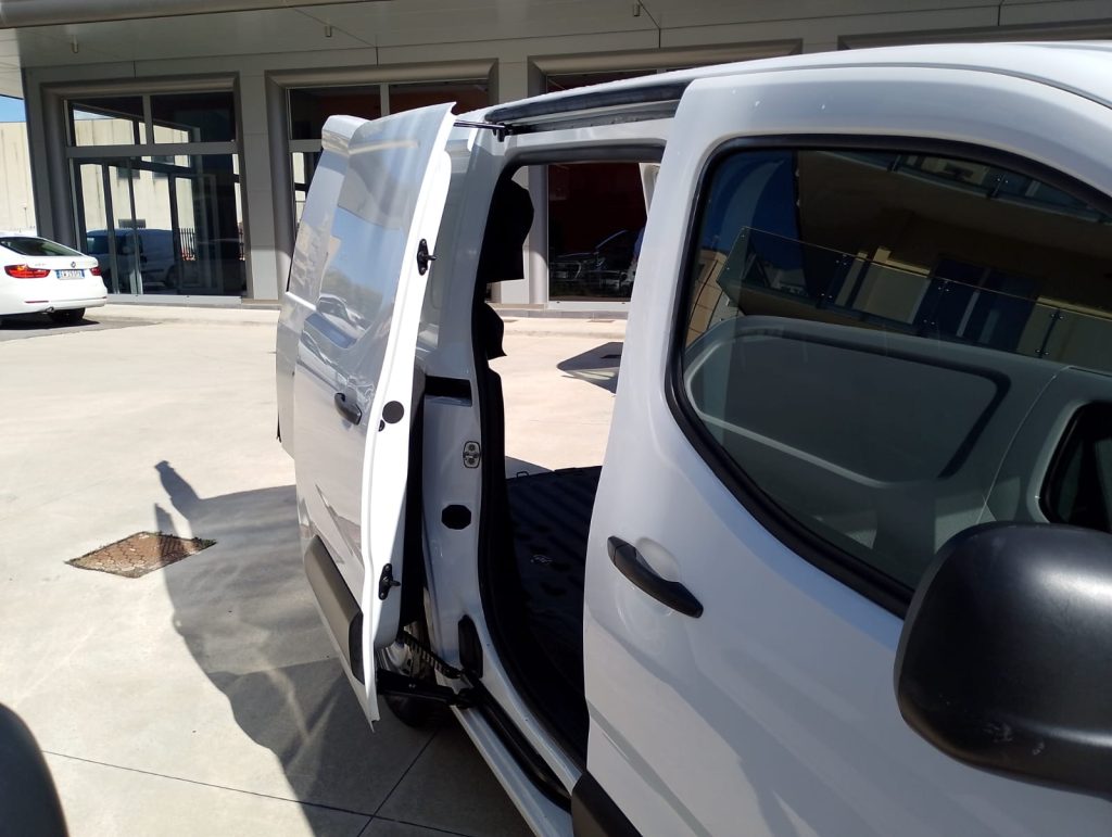 PEUGEOT PARTNER 4P /3 POSTI VETT. FURGONATA L1 BLUEHDI 100CV PREMIUM