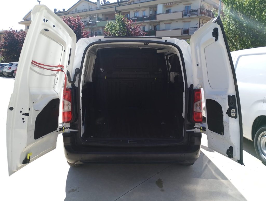 PEUGEOT PARTNER 4P /3 POSTI VETT. FURGONATA L1 BLUEHDI 100CV PREMIUM