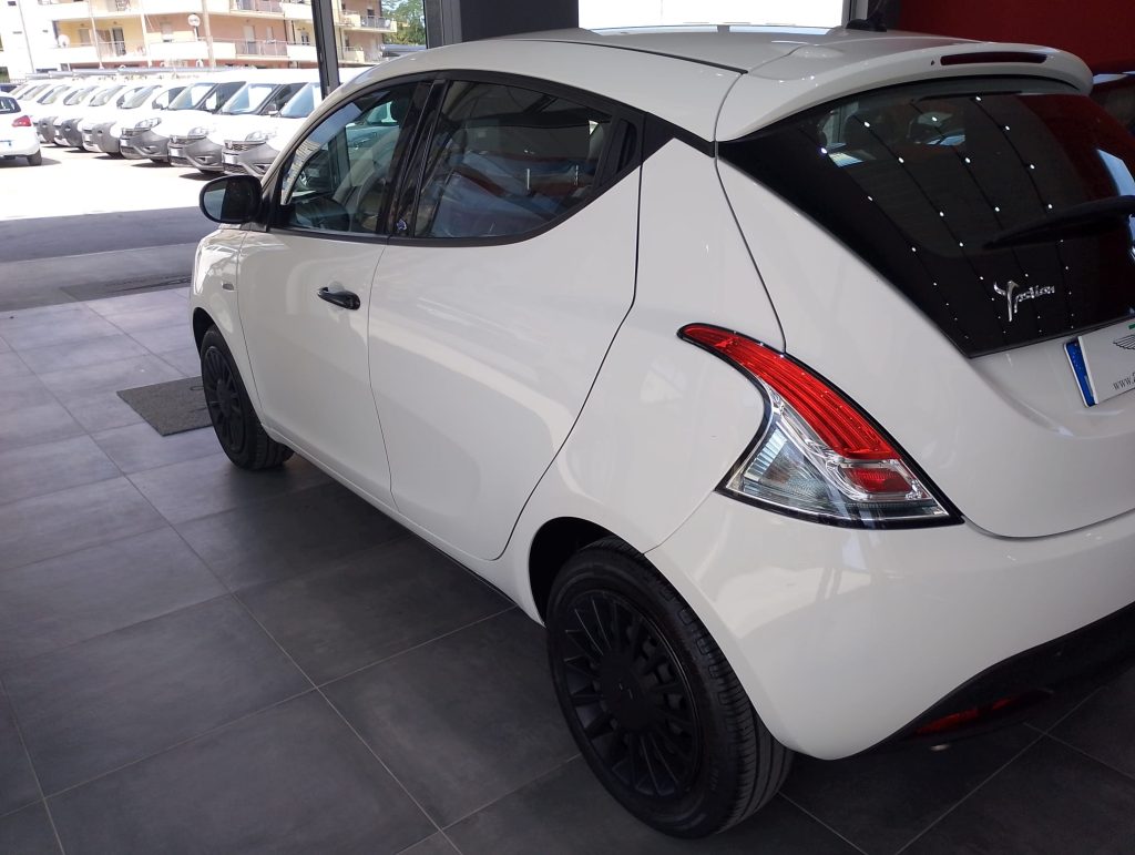 LANCIA YPSILON 1.2 69cv GPL Silver