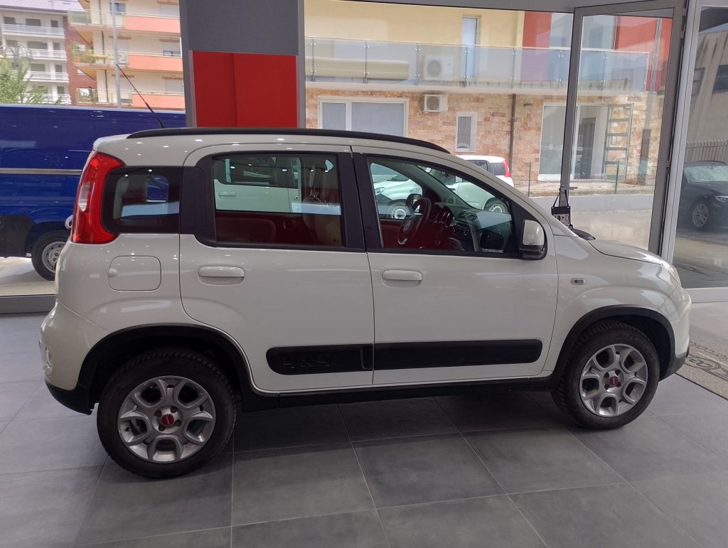 FIAT PANDA  5 PORTE BERLINA LOUNGE 1.3 MJT 16V 75CV SeS 4X4