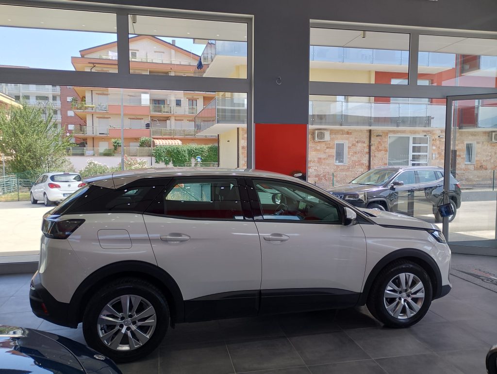 PEUGEOT 3008  5P SUV BLUEHDI 130 SeS ACTIVE BUSINESS