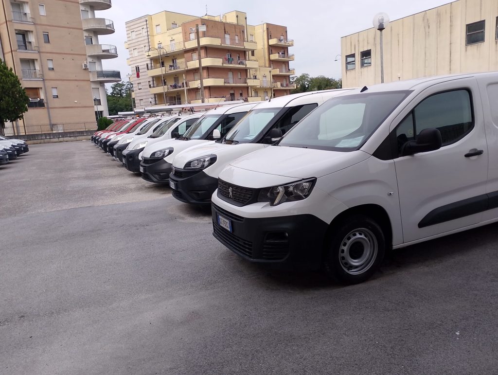 10 FIAT Fiorino 2ª serie Fiorino 1.3 MJT 95CV Furgone Adventure