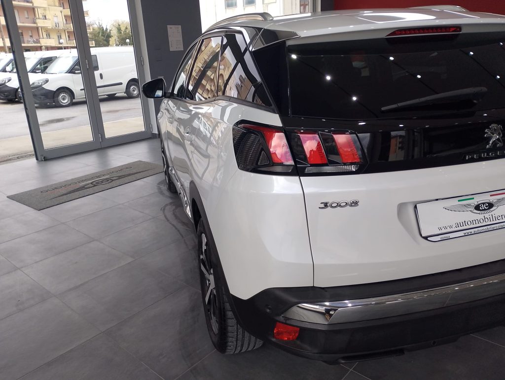 PEUGEOT 3008 BlueHDI 130 EAT8 S&S Allure