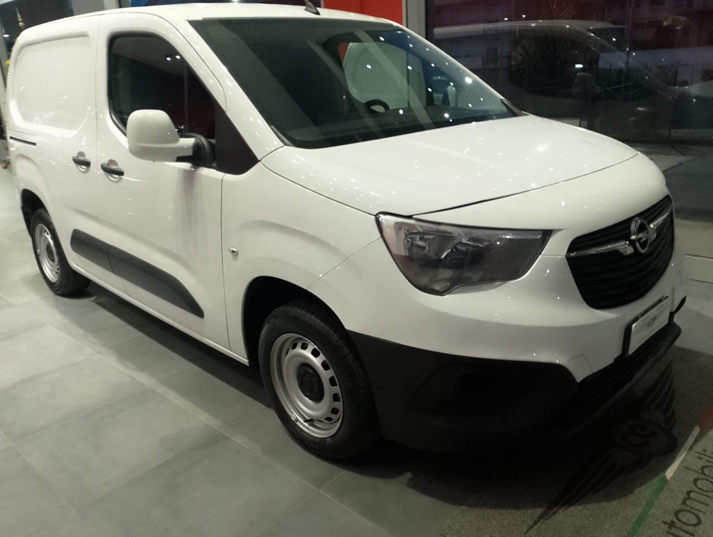 OPEL COMBO CARGO 2020 4PORTE 3 POSTI FURGONATA 1.5 DIESEL 100CV EDITITION