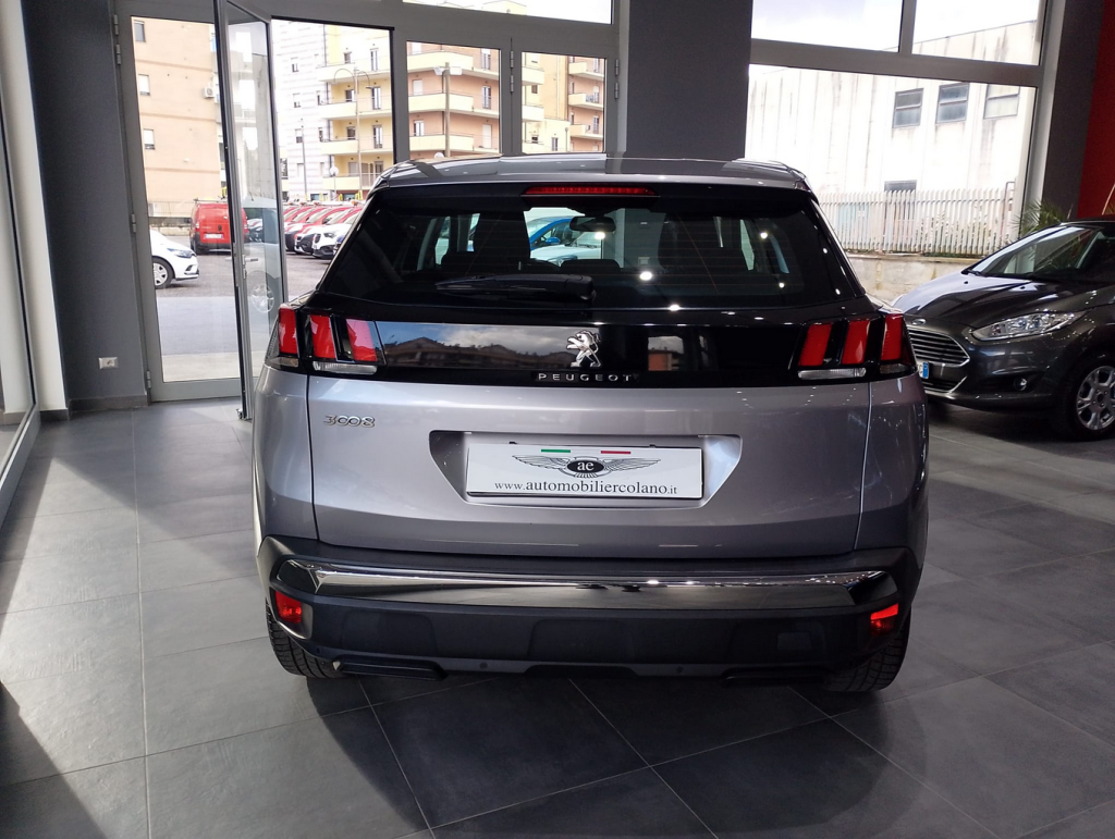 PEUGEOT 3008 5P SUV BLUEHDI 130 SeS BUSINESS