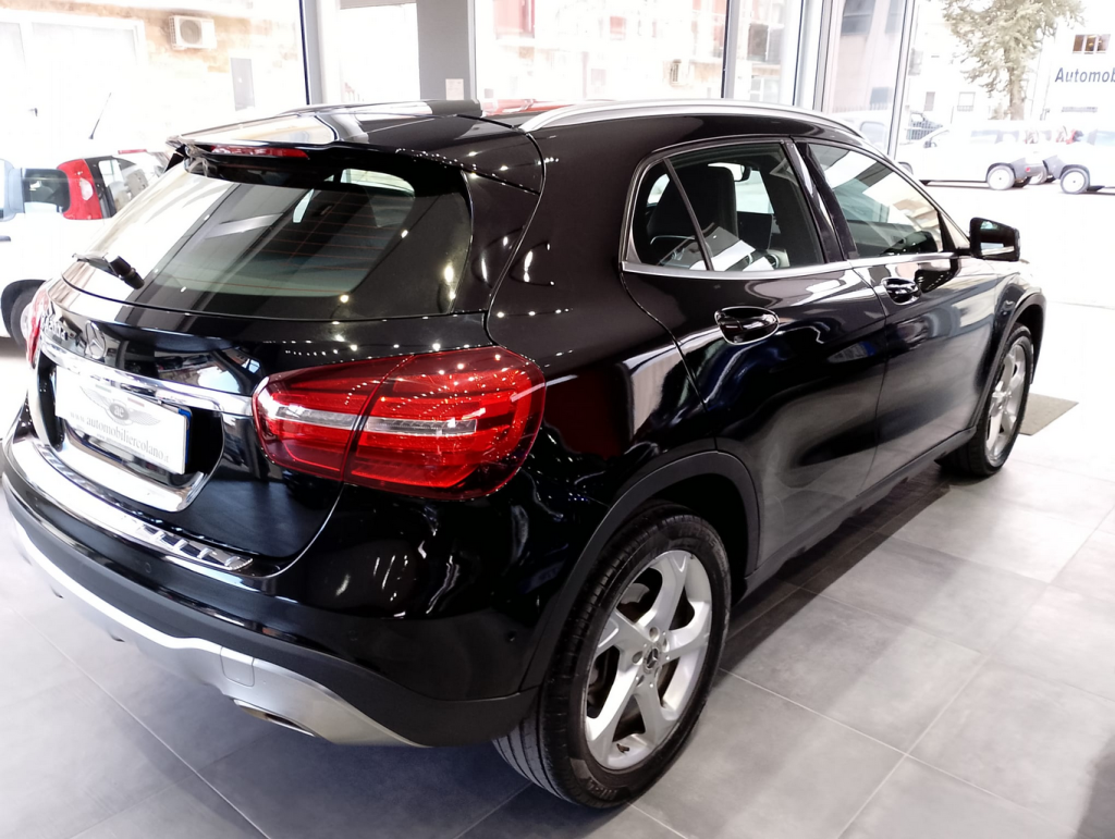 Mercedes-Benz GLA 200 d Premium automatica