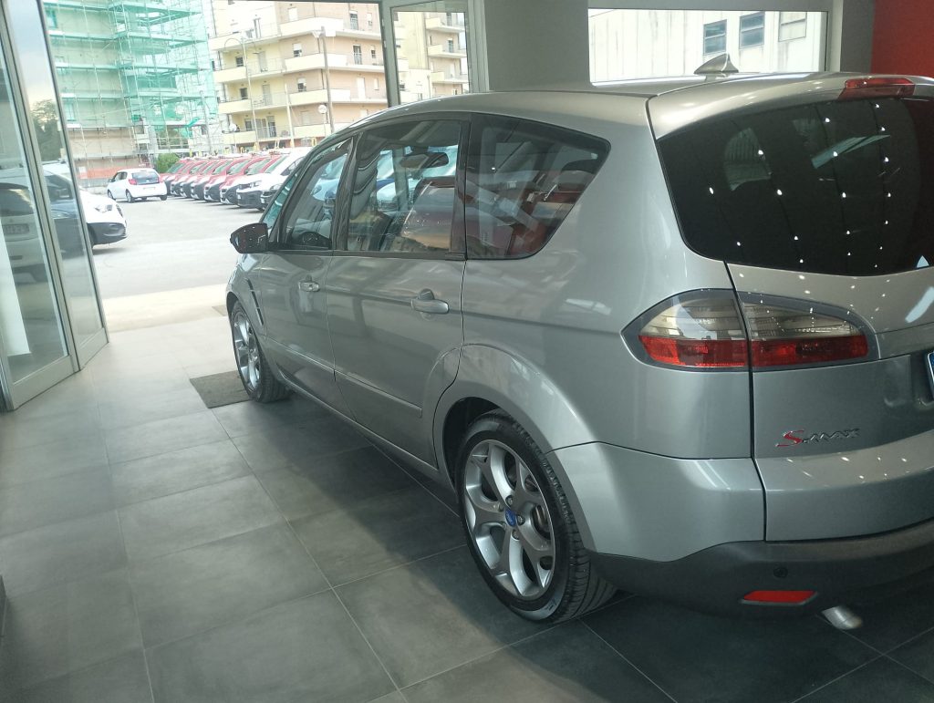 Ford S-Max 1.8 TDCi 125CV Titanium Posti 7